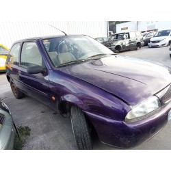 ford fiesta berlina del año 1999