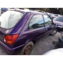 ford fiesta berlina del año 1999