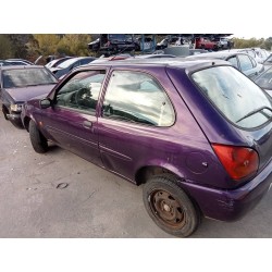ford fiesta berlina del año 1999