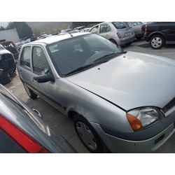 ford fiesta berlina (dx) del año 2000