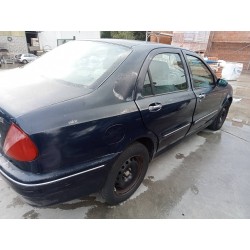 lancia lybra berlina del año 2000