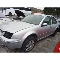 volkswagen bora berlina (1j2) del año 2001