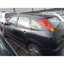 ford focus berlina (cak) del año 2001