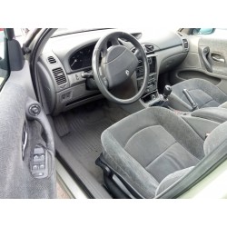 renault laguna ii (bg0) del año 2001