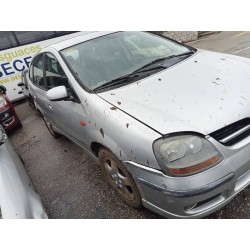 nissan almera tino (v10m) del año 2001