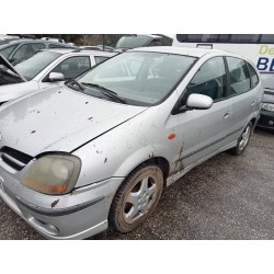 nissan almera tino (v10m) del año 2001