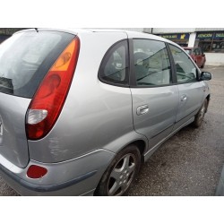 nissan almera tino (v10m) del año 2001