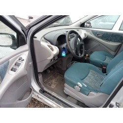 nissan almera tino (v10m) del año 2001