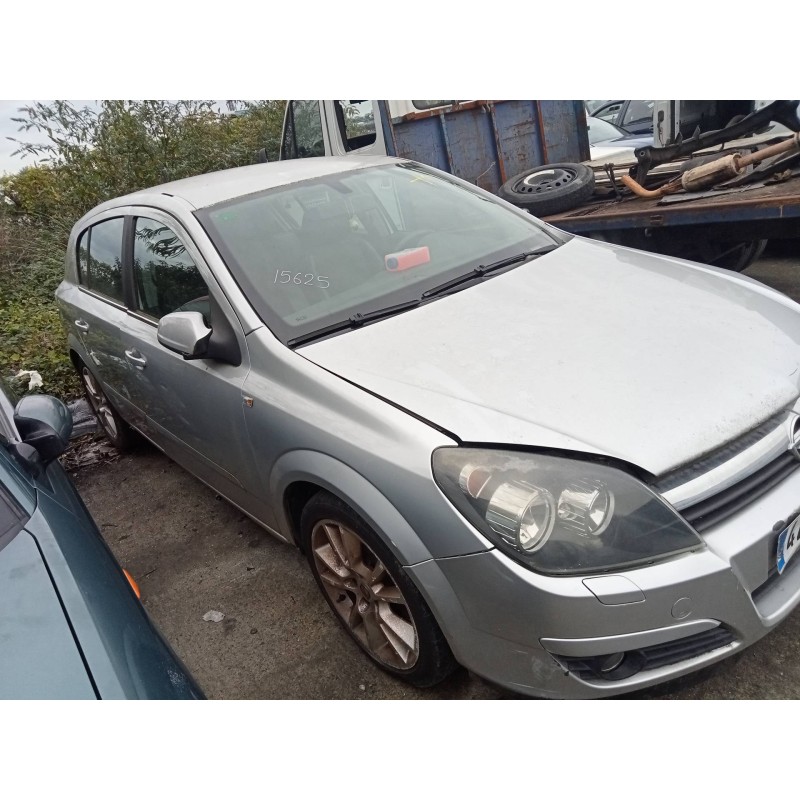 opel astra h berlina del año 2004