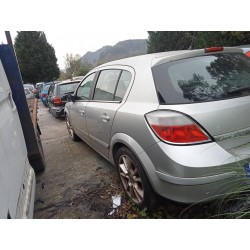 opel astra h berlina del año 2004