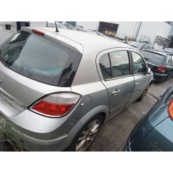 opel astra h berlina del año 2004