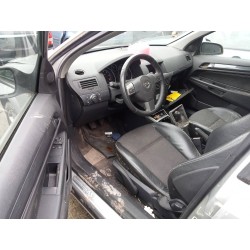 opel astra h berlina del año 2004