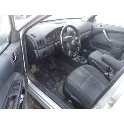 skoda octavia combi (1u5) del año 2004