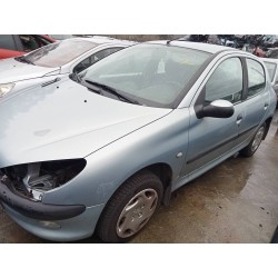 peugeot 206 berlina del año 2001