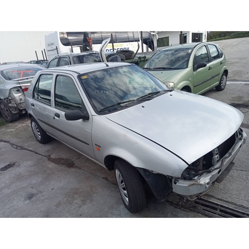ford fiesta berlina del año 1997