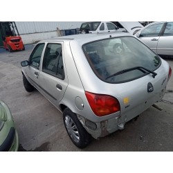 ford fiesta berlina del año 1997