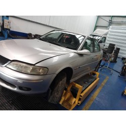 opel vectra b berlina del año 1999