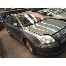 toyota avensis berlina (t25) del año 2004