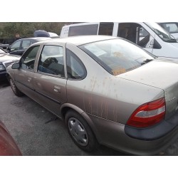opel vectra b berlina del año 2008