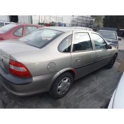 opel vectra b berlina del año 2008