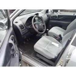 mitsubishi space star (dg0) del año 2003