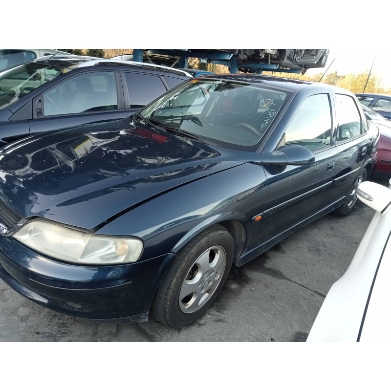 opel vectra b berlina del año 2001