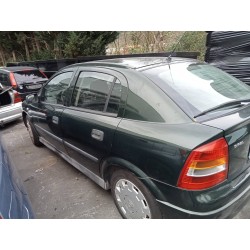 opel astra g berlina del año 2000