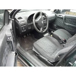 opel astra g berlina del año 2000