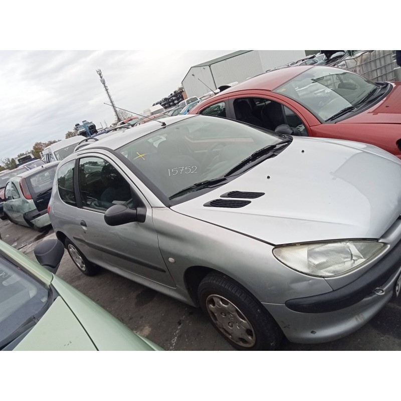 peugeot 206 berlina del año 1999
