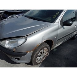 peugeot 206 berlina del año 2001