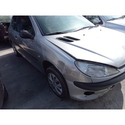 peugeot 206 berlina del año 2001