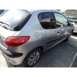 peugeot 206 berlina del año 2001