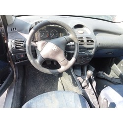 peugeot 206 berlina del año 2001