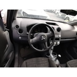 mitsubishi colt berlina 5 (z30a) del año 2005