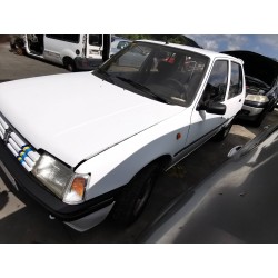 peugeot 205 berlina del año 1996