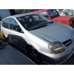 nissan almera tino (v10m) del año 2000