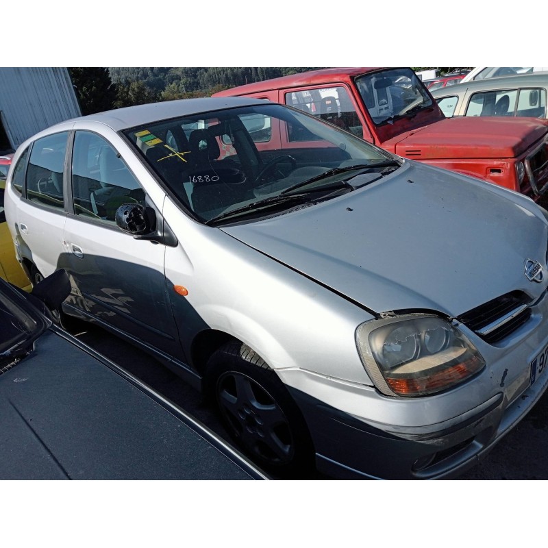 nissan almera tino (v10m) del año 2000