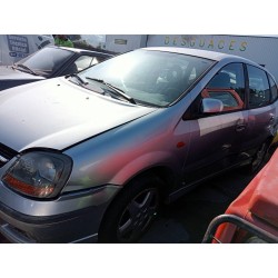 nissan almera tino (v10m) del año 2000
