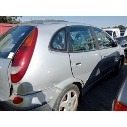 nissan almera tino (v10m) del año 2000
