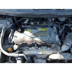 nissan almera tino (v10m) del año 2000