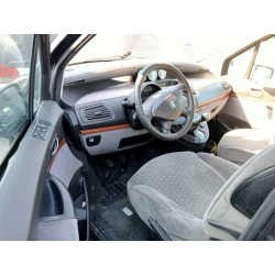 peugeot 807 del año 2004