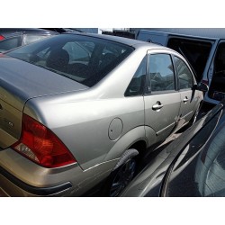 ford focus berlina (cak) del año 2004