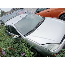 ford focus berlina (cak) del año 2001