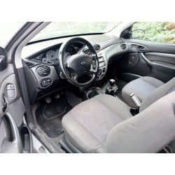 ford focus berlina (cak) del año 2001