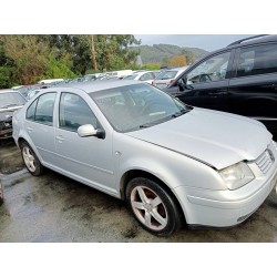 volkswagen bora berlina (1j2) del año 2000