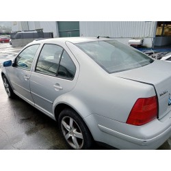 volkswagen bora berlina (1j2) del año 2000
