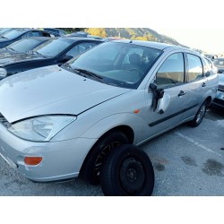 ford focus berlina (cak) del año 2001