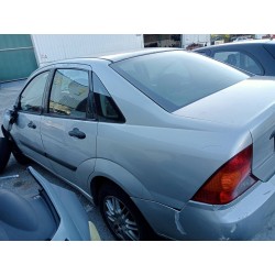 ford focus berlina (cak) del año 2001