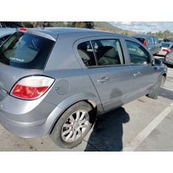 opel astra h berlina del año 2005