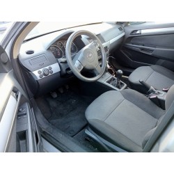 opel astra h berlina del año 2004